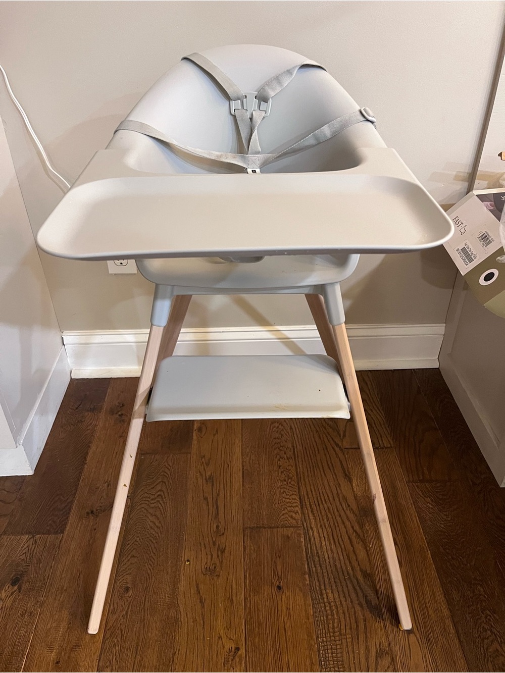 Stokke Clikk High Chair in Cloud Gray with Tray